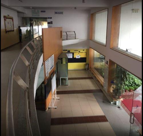 Presidency College Bangalore Buildings photo 3