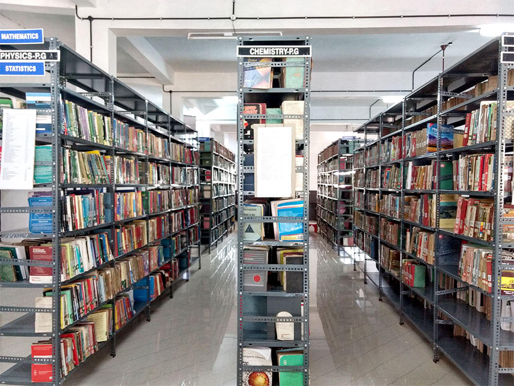 Christ College Irinjalakuda Thrissur Building photo 8