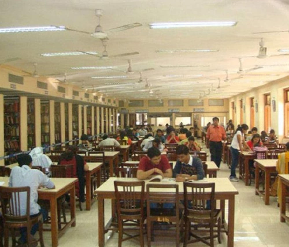 Kishinchand Chellaram College Mumbai Campus photo 8