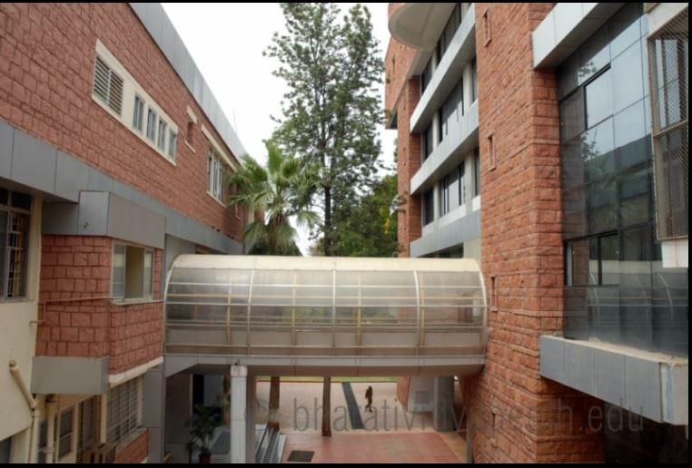 Poona College of Pharmacy Pune Academic Building photo 3