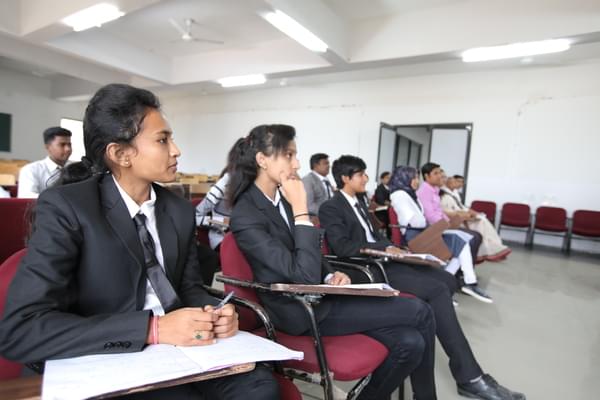 Gokul Law And Integrated Law College, Gokul Global University Sidhpur campus photo 6