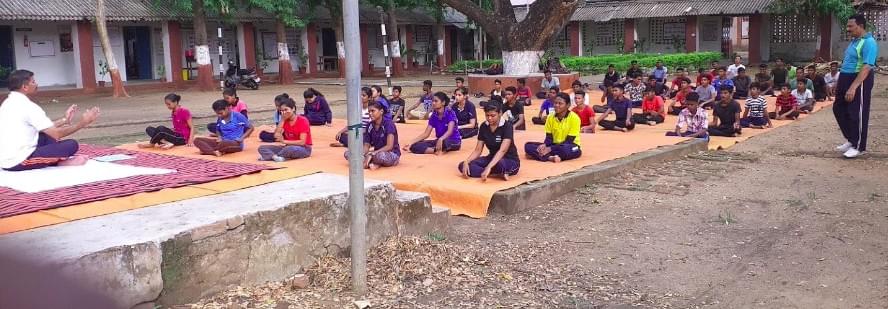 Rajendra College Balangir Yoga Day photo 4