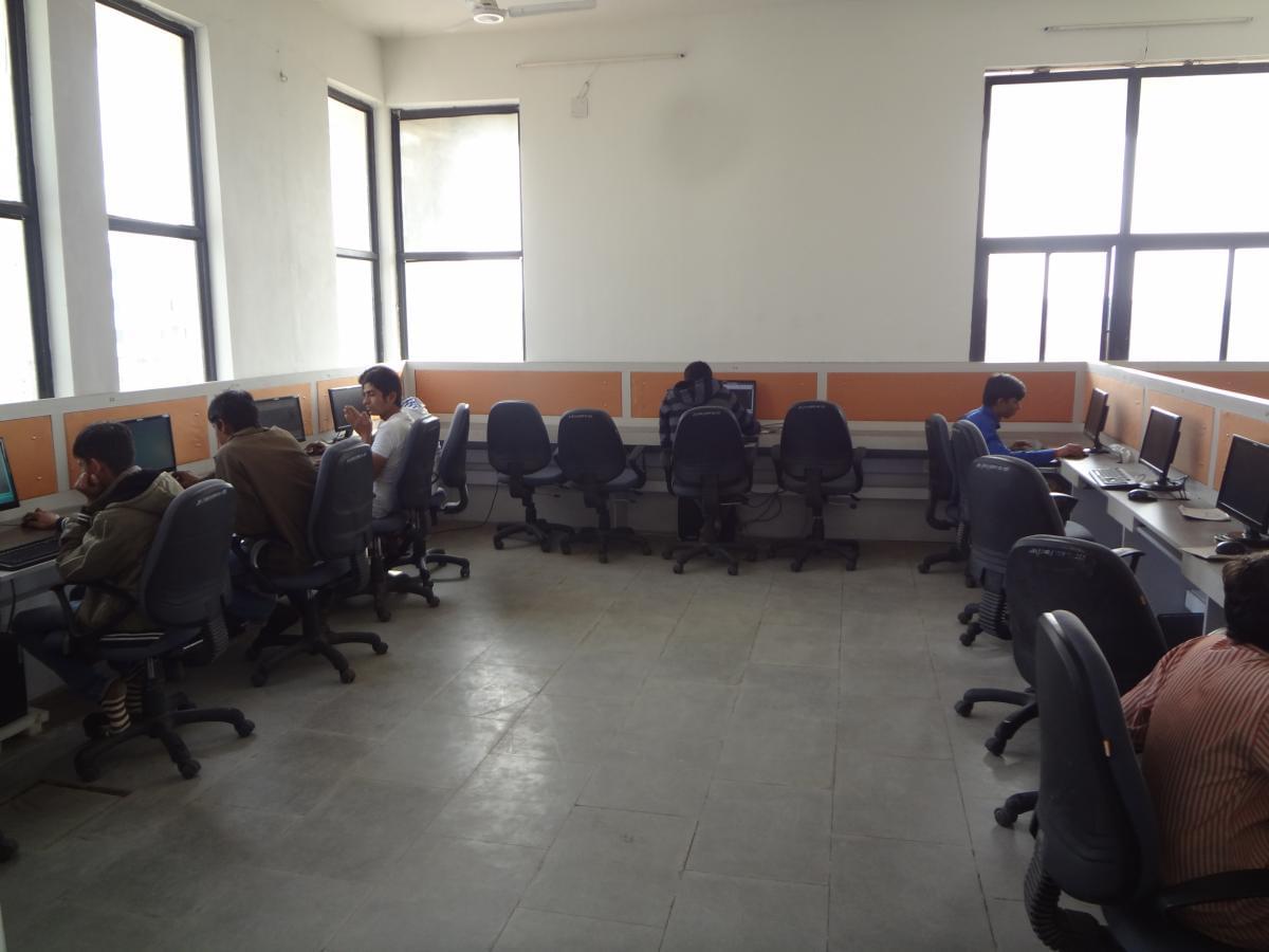 Jashodaba Polytechnic Institute, Gokul Global University Sidhpur Campus photo 4