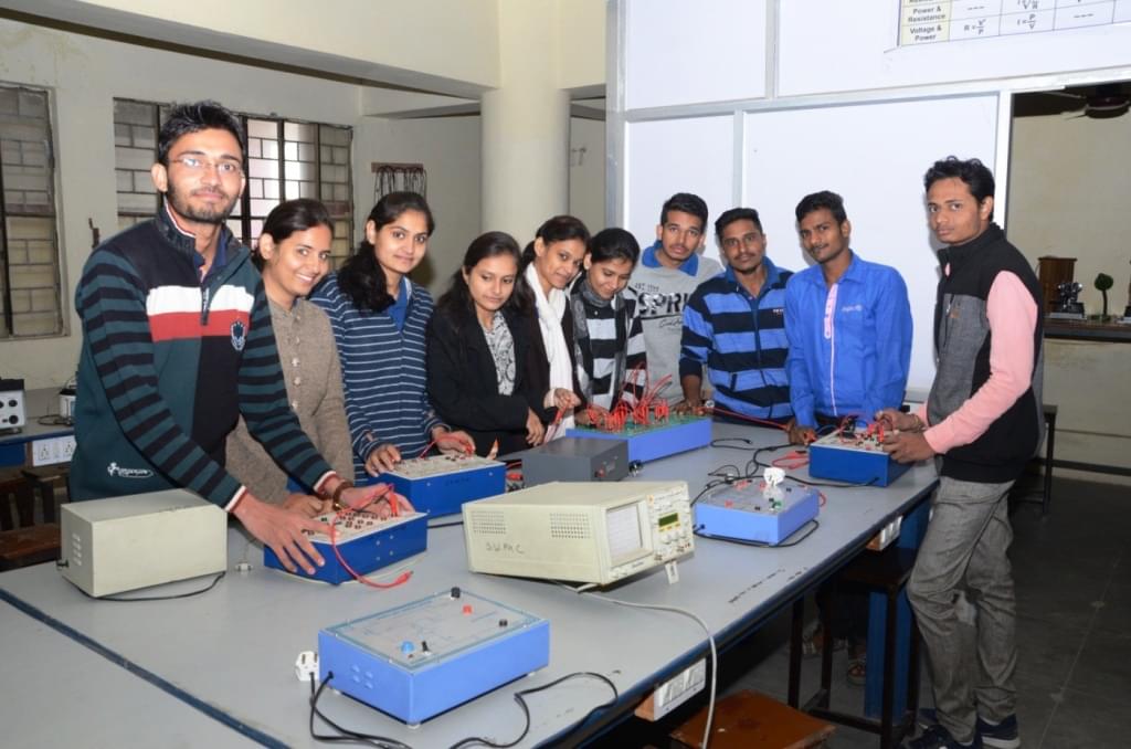 St Wilfred's PG College Jaipur Laboratories photo 3