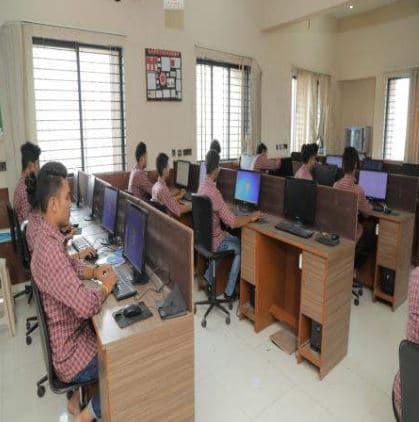 Bhagwan Mahavir Polytechnic Surat College Campus photo 10