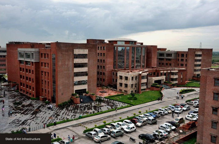 Amity School of Engineering & Technology New Delhi Academic Building photo 1