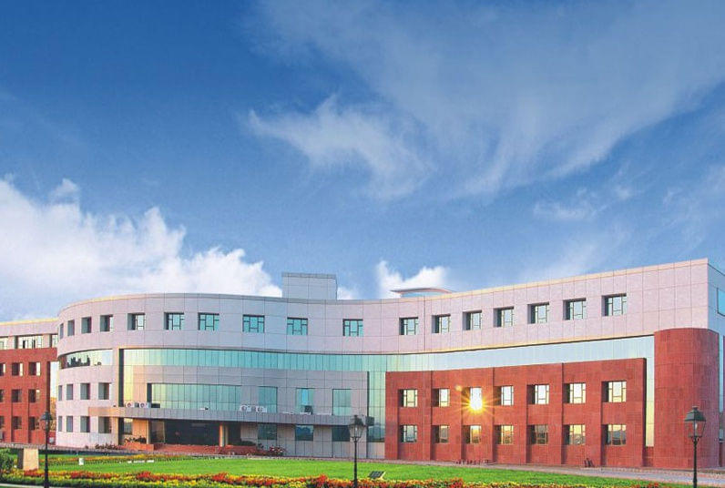 Amity School of Engineering & Technology New Delhi Academic Building photo 4