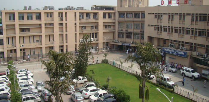 DMCH Ludhiana Academic Building photo 3
