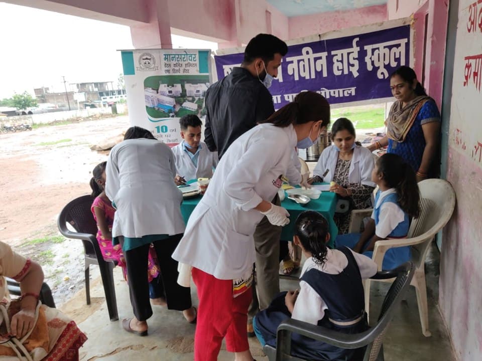 Mansarovar Dental College, Hospital and Research Centre Bhopal Free Oral Health Check-up Camp photo 2