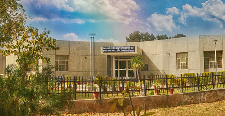 RIE Ajmer Building photo 4