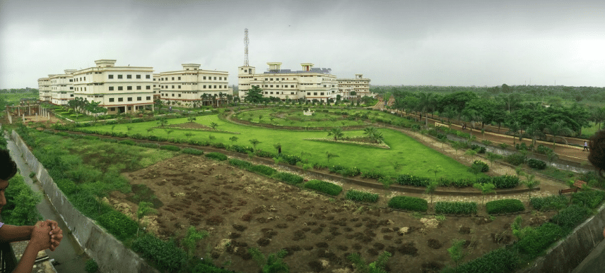 MATS University Raipur Academic Building photo 4