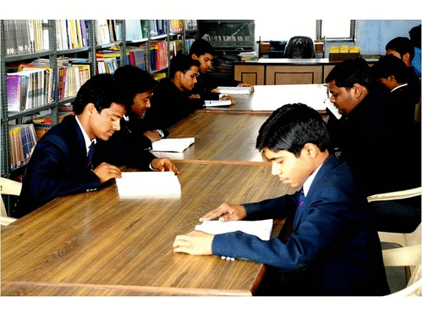 Bhagwant University Ajmer Laboratory and library photo 11