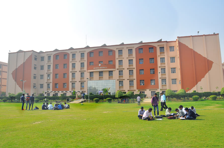 Lingaya's Vidyapeeth Faridabad Academic Building photo 1