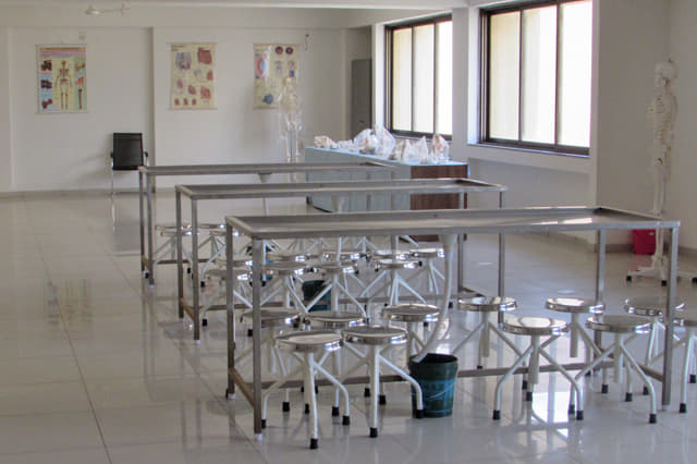 SKUM College of Physiotherapy Ahmedabad Facilities photo 1