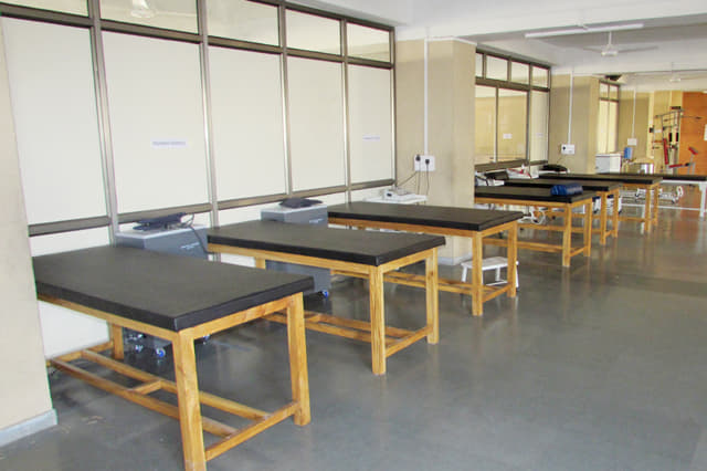 SKUM College of Physiotherapy Ahmedabad Facilities photo 14