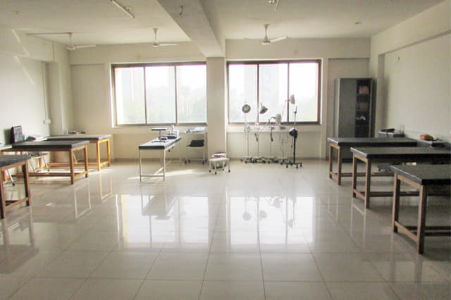 SKUM College of Physiotherapy Ahmedabad Facilities photo 4
