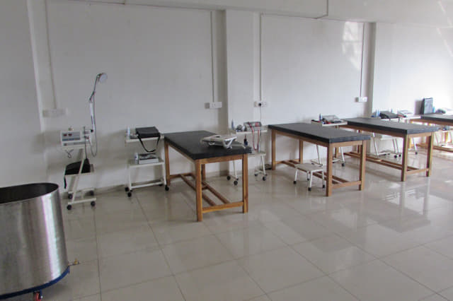 SKUM College of Physiotherapy Ahmedabad Facilities photo 5