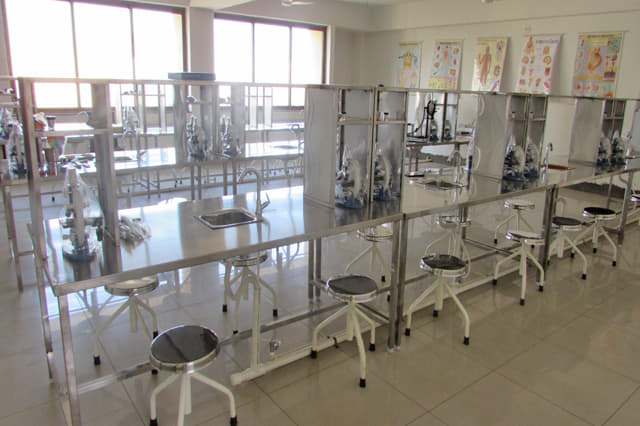 SKUM College of Physiotherapy Ahmedabad Facilities photo 15
