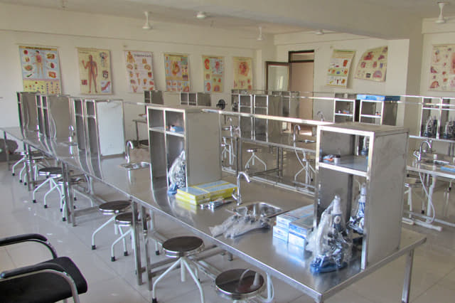 SKUM College of Physiotherapy Ahmedabad Facilities photo 16