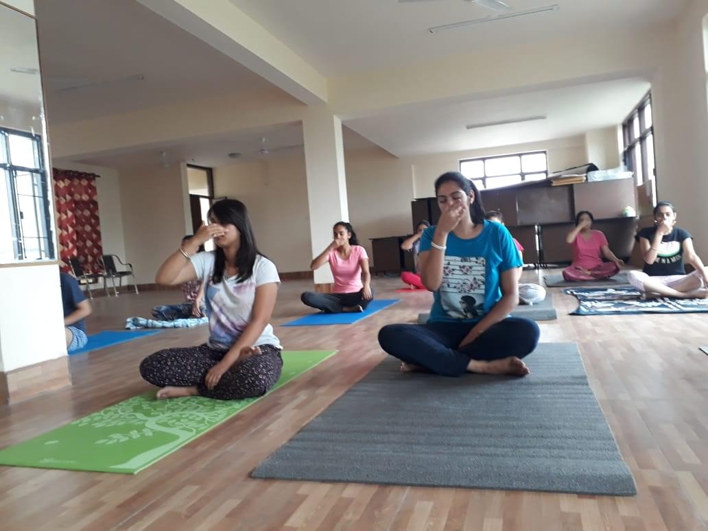 MN DAV Dental College and Hospital Solan Yoga Day photo 1