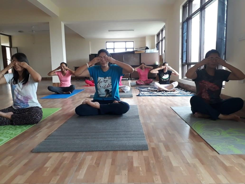 MN DAV Dental College and Hospital Solan Yoga Day photo 2
