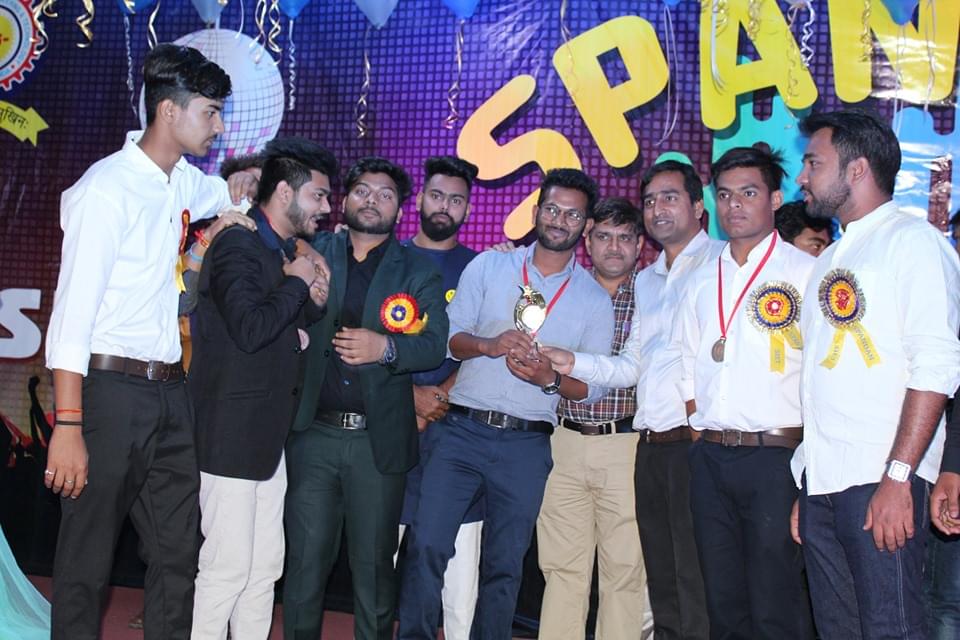 Skyline Institute of Engineering and Technology Greater Noida College Function photo 4