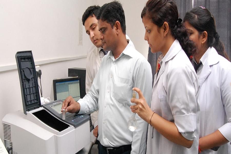 HIMT College of Pharmacy Greater Noida Campus and Facilities photo 4