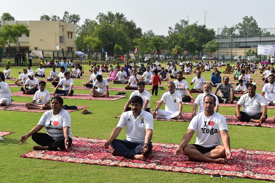 Shyam Lal College International Yoga Day photo 20