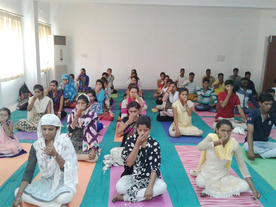 DDE MMYVV International Yoga Day photo 6