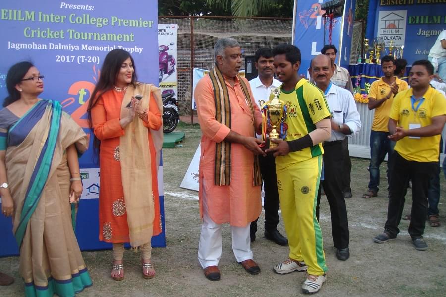 EIILM Kolkata Prize Distribution photo 3