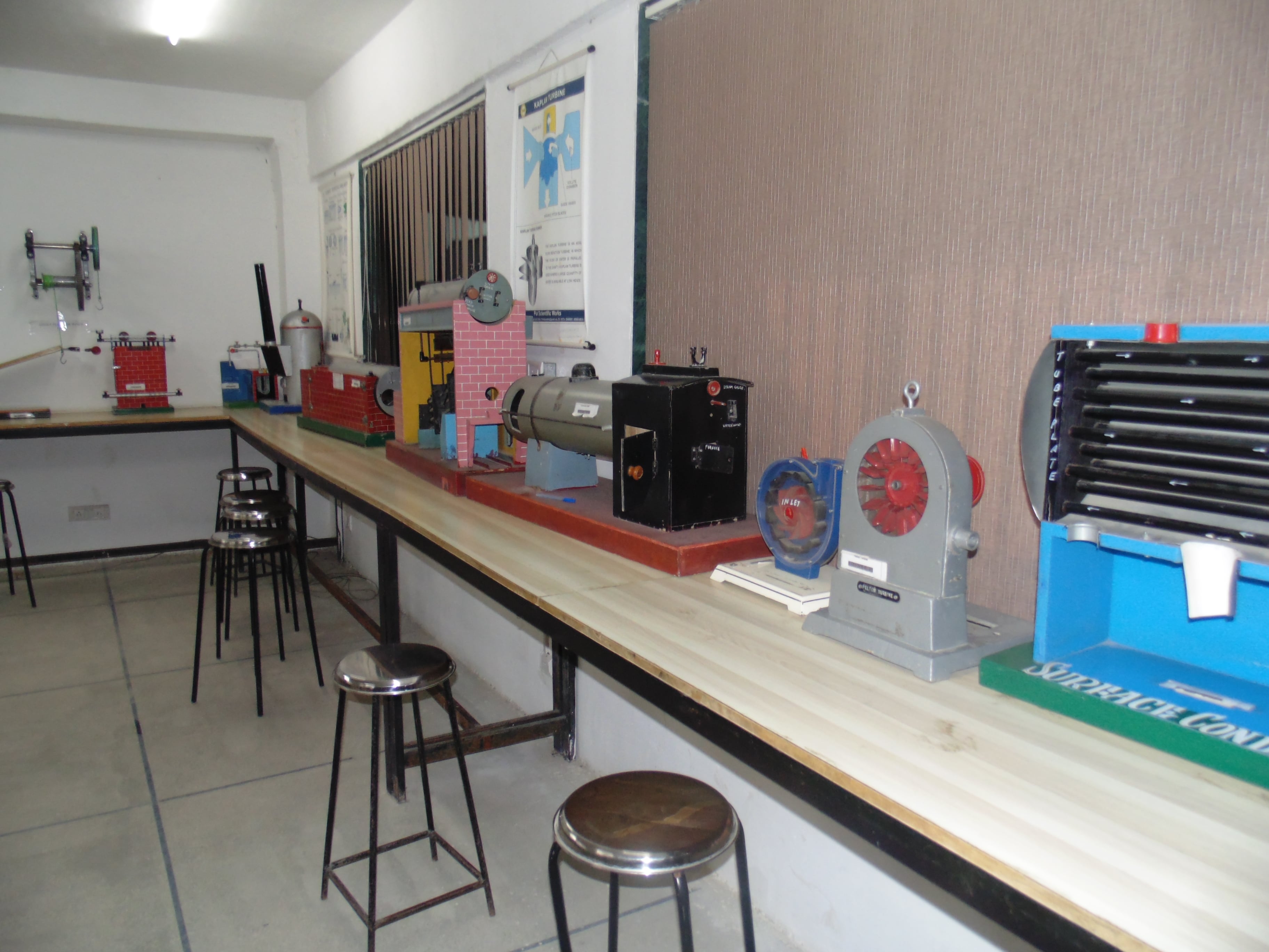 Rai School of Engineering Ahmedabad Laboratory photo 7