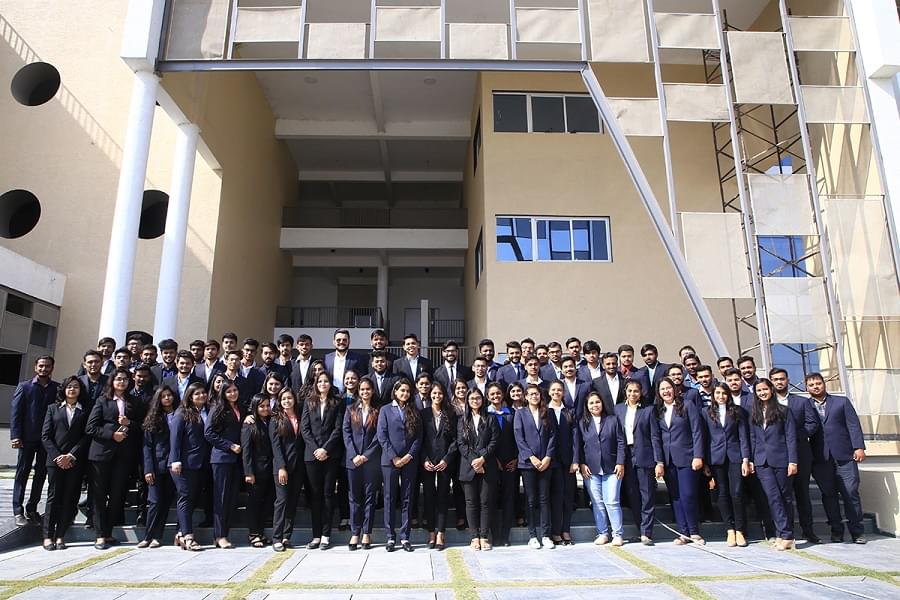 Narayana Business School Ahmedabad Student Group Photos photo 3
