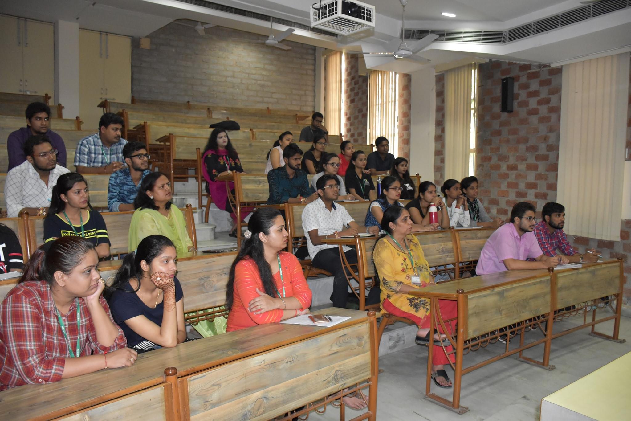 Ajay Kumar Garg Institute of Management Ghaziabad Classroom photo 9