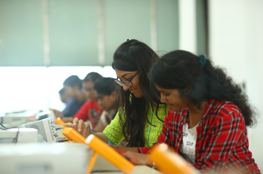 KL University Hyderabad Practicals & Lab photo 10