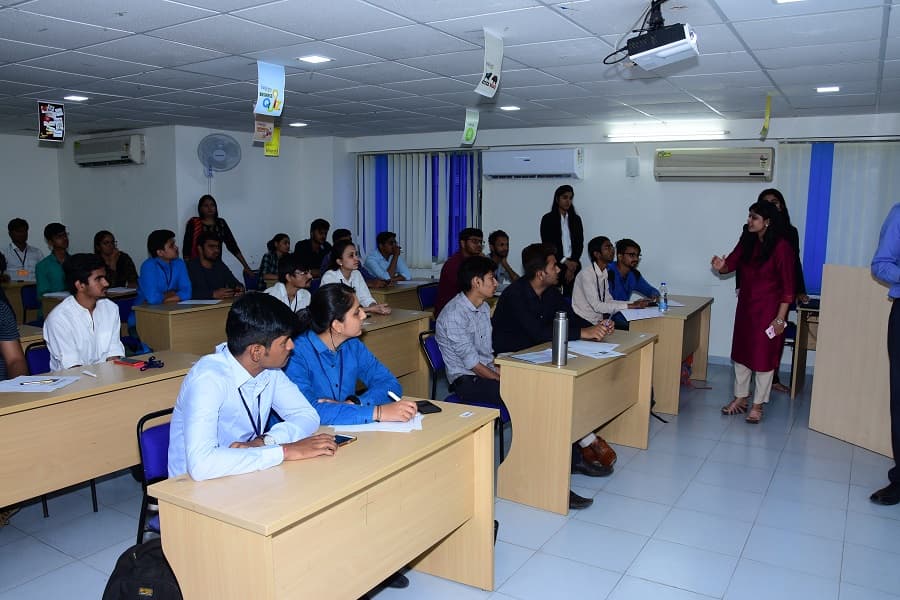 Amity Global Business School Ahmedabad Industry Oriented Curriculum photo 9