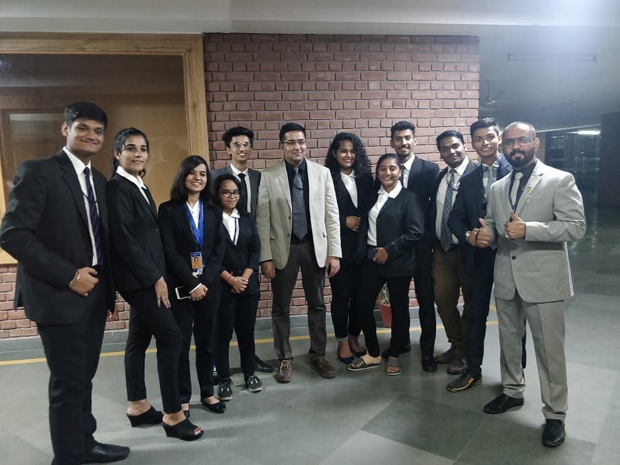 Amity Global Business School Ahmedabad Classroom photo 5