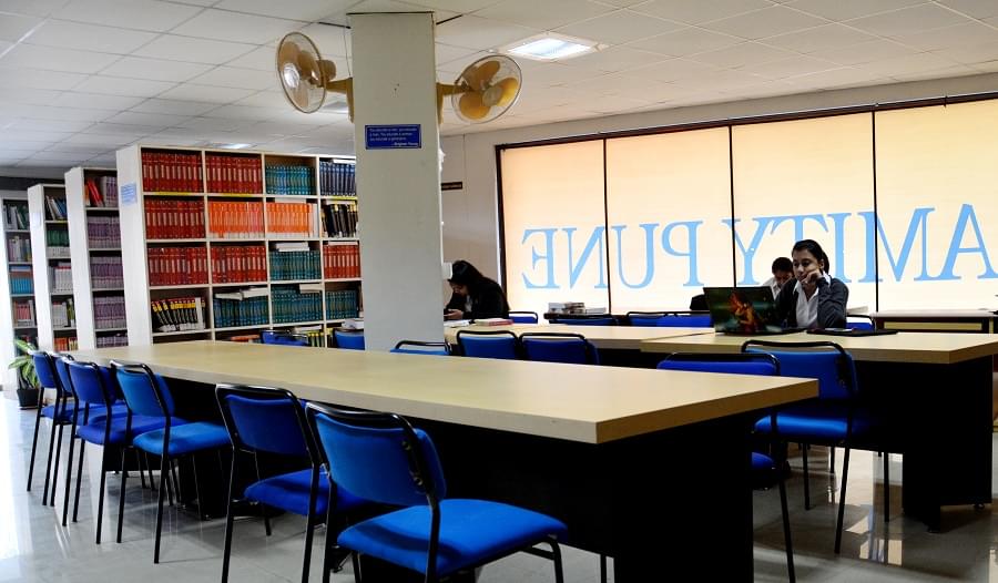 Amity Global Business School Pune Library Facilities photo 10