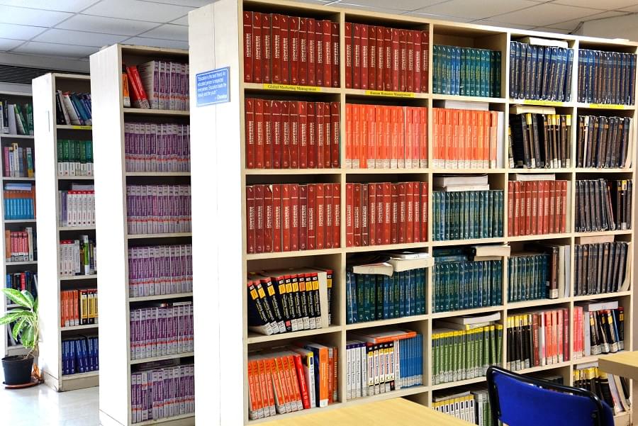 Amity Global Business School Pune Library Facilities photo 11