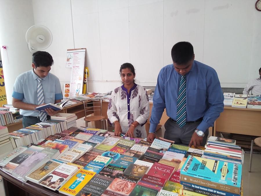 Amity Global Business School Pune Library Facilities photo 12