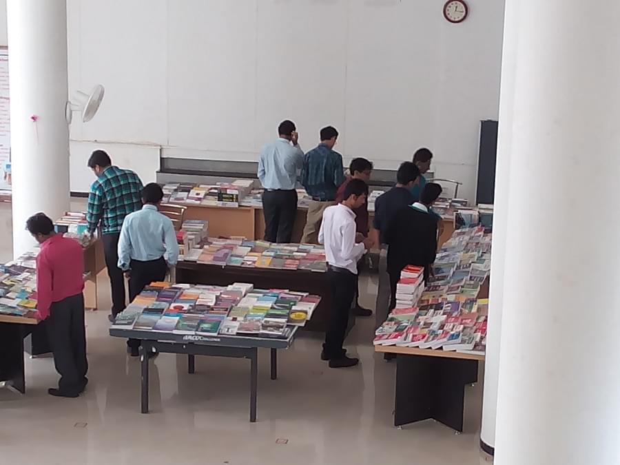 Amity Global Business School Pune Library Facilities photo 13