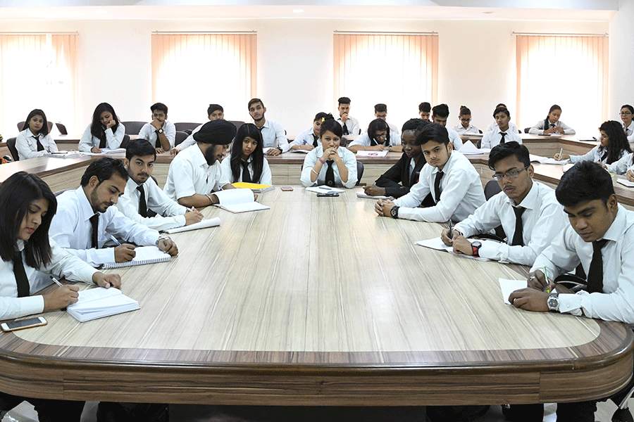 Graphic Era Hill University Dehradun Campus, School of Law Guest Lectures and Internships photo 6