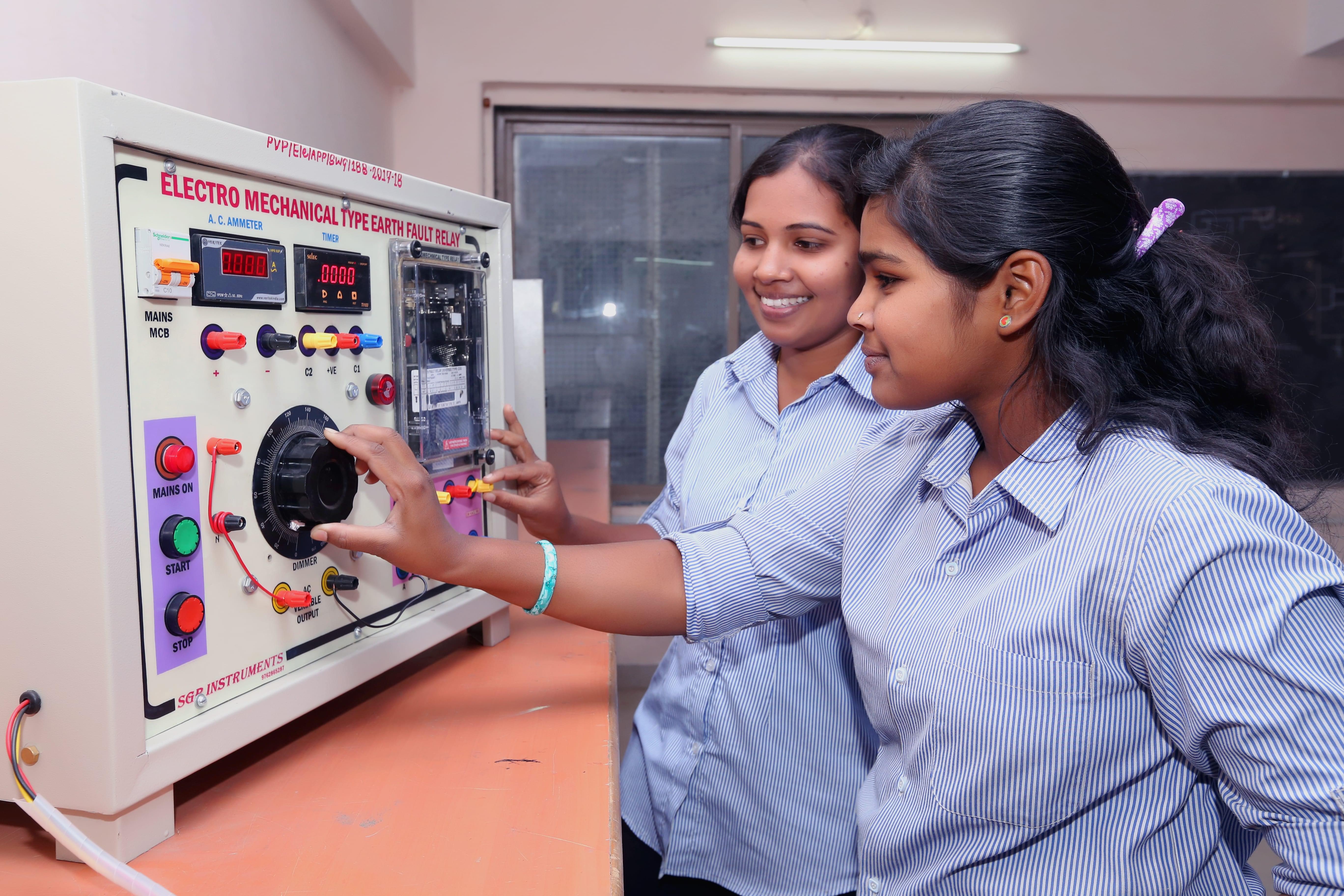 Padmabhooshan Vasantdada Patil Institute of Technology Sangli Laboratory photo 5