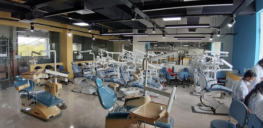 Santosh University Ghaziabad Dental Facilities photo 1
