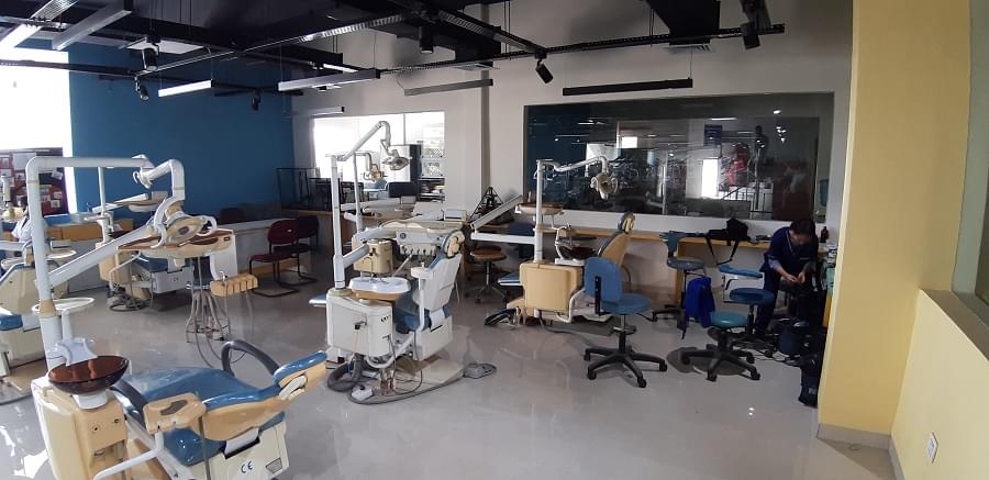 Santosh University Ghaziabad Dental Facilities photo 2