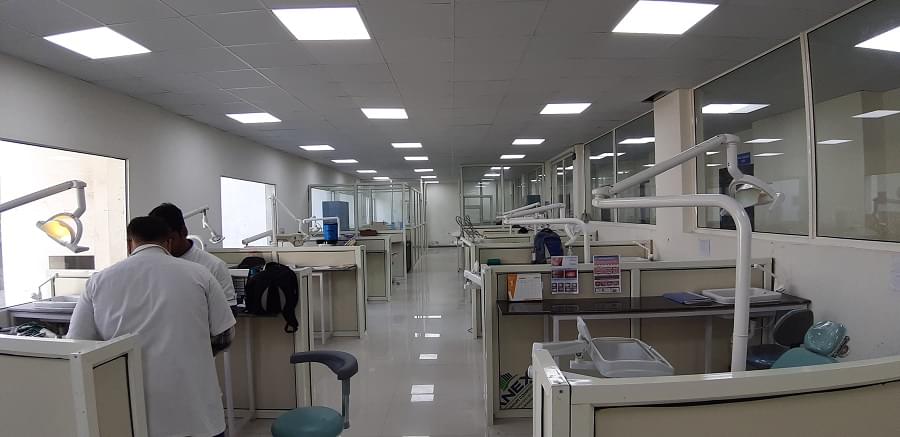 Santosh University Ghaziabad Dental Facilities photo 7