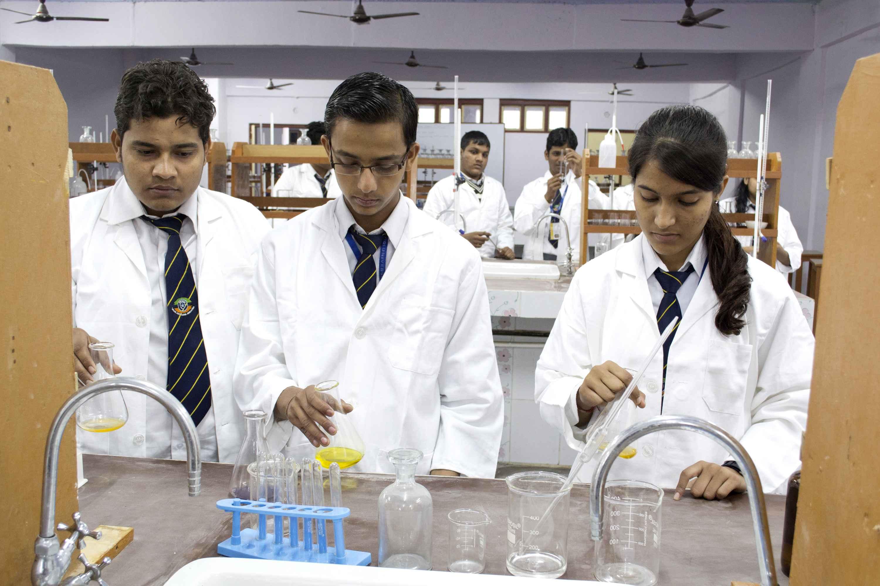 Dr. K.N. Modi University Newai Laboratory photo 9