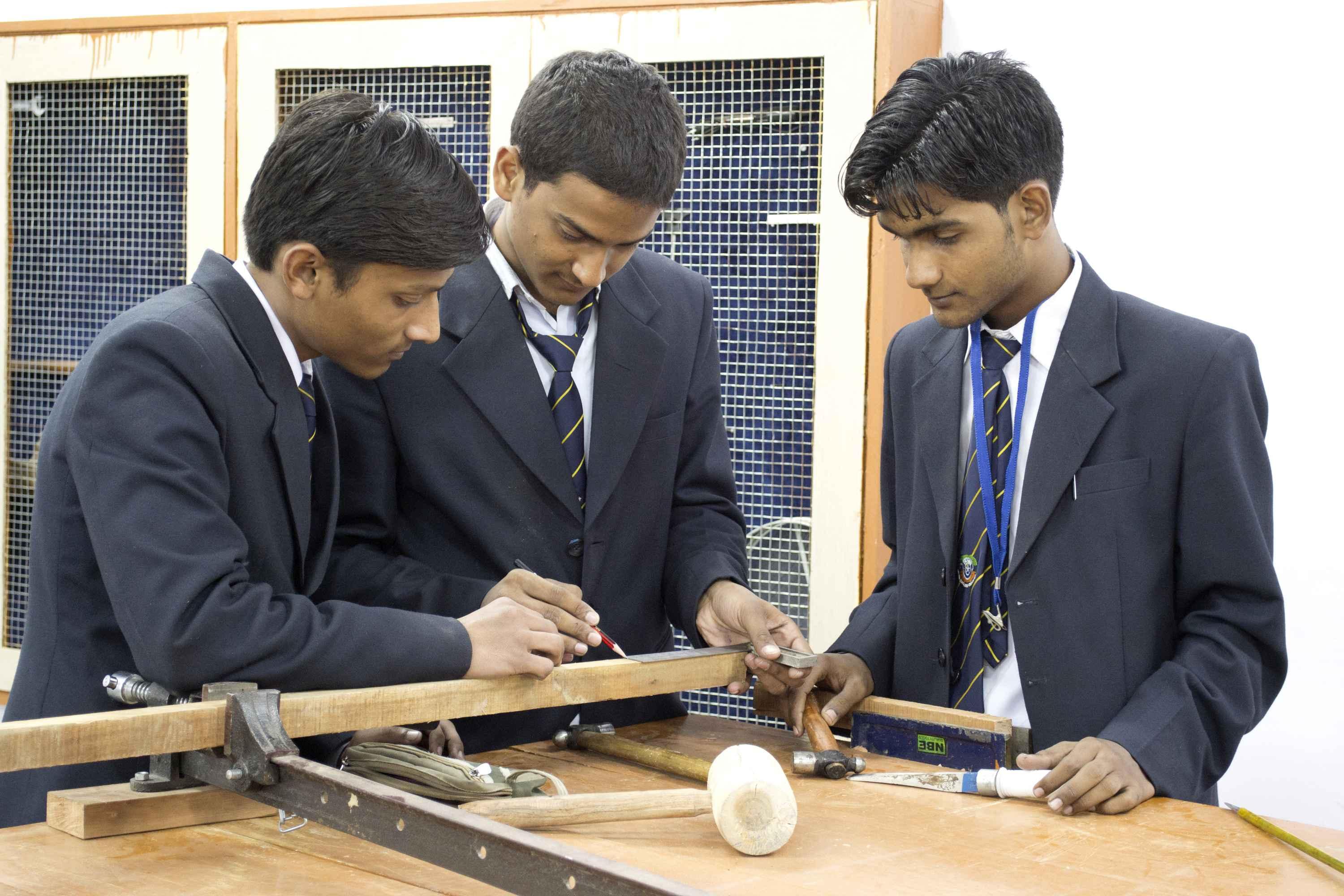 Dr. K.N. Modi University Newai Laboratory photo 7