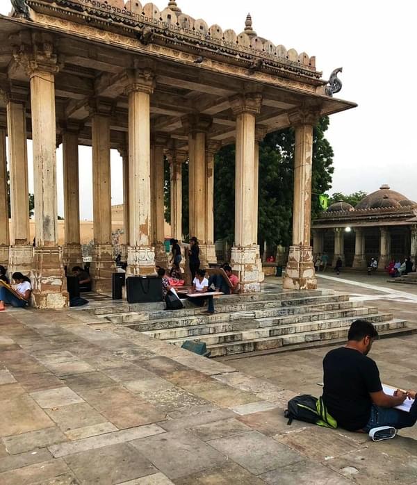 NMIMS Balwant Sheth School of Architecture Mumbai Ahmedabad tour 2nd Yr photo 7