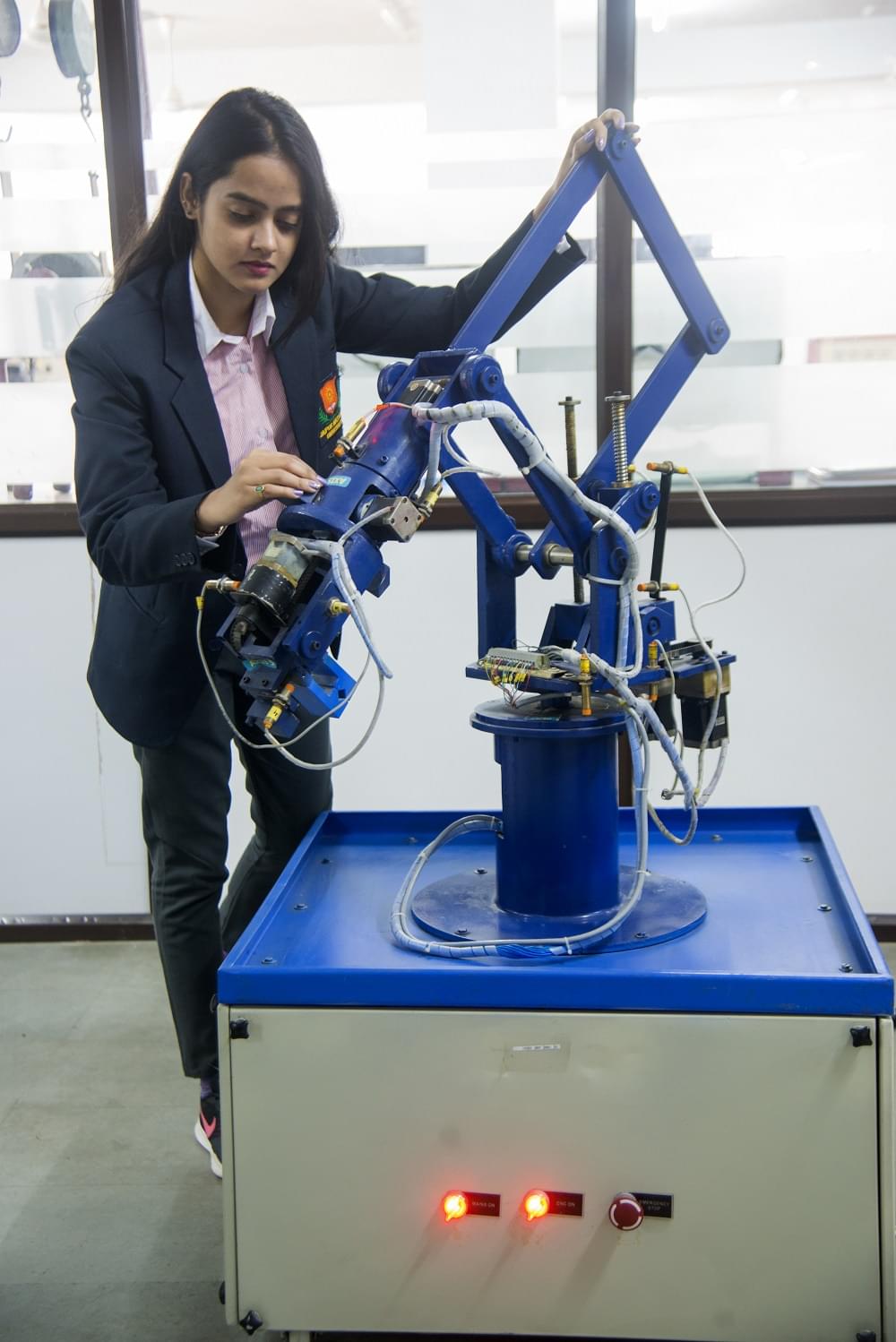 Jaipur National University  Computer Library photo 2