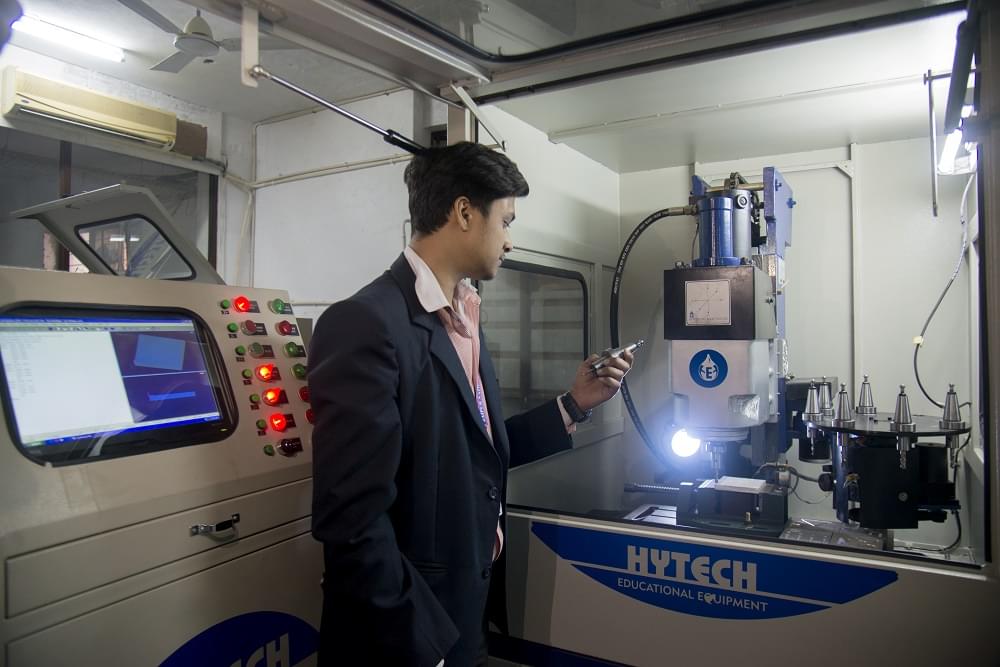 Jaipur National University  Labs photo 5